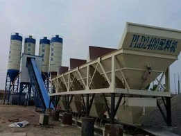 合 砼HZS90混凝土攪拌站客戶現(xiàn)場