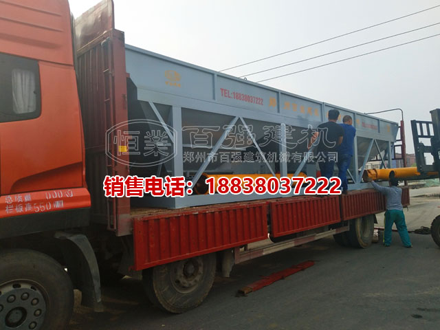 百?gòu)?qiáng)建機(jī)PLD1200三倉(cāng)配料機(jī)發(fā)往江西贛州 百?gòu)?qiáng)建機(jī)PLD1200三倉(cāng)配料機(jī)發(fā)往江西贛州