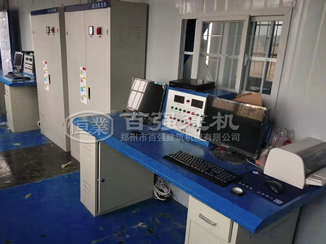 60拌合站強(qiáng)勁的硬件配置和合理的售價(jià)備受用戶關(guān)注的客戶現(xiàn)場(chǎng)