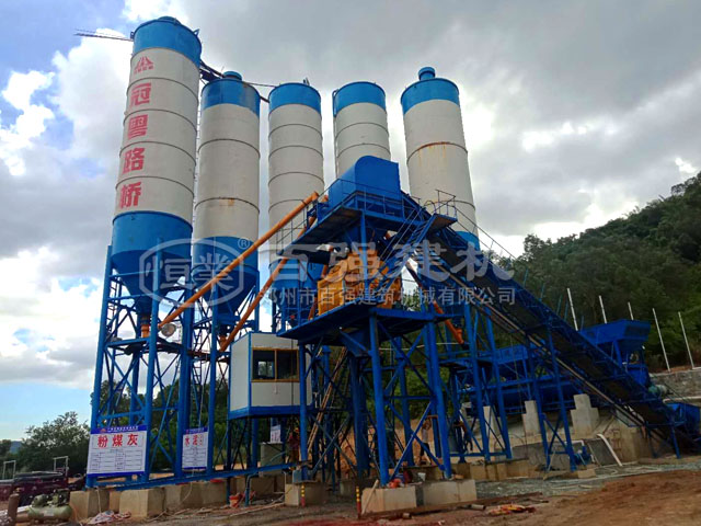 海南樂東廣州冠粵路橋HZS90混凝土攪拌站現(xiàn)場圖片 海南樂東廣州冠粵路橋HZS90混凝土攪拌站現(xiàn)場圖片