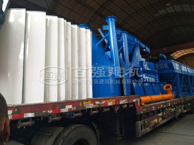 百?gòu)?qiáng)建機(jī)HZS50全自動(dòng)混凝土攪拌站發(fā)往泰國(guó)3 百?gòu)?qiáng)建機(jī)HZS50全自動(dòng)混凝土攪拌站發(fā)往泰國(guó)3